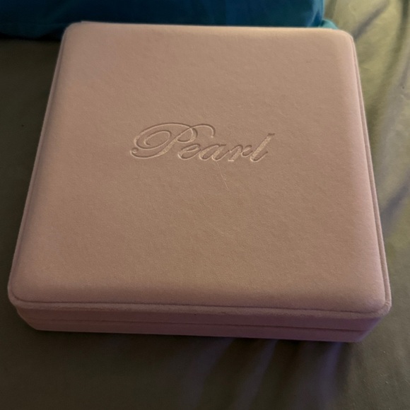 Authentic Pearl White Necklace with Gold Clasp - Picture 4 of 4